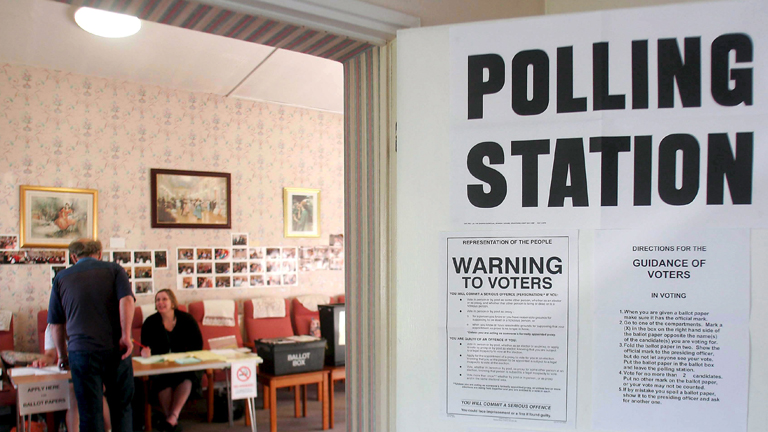 Wahlbüro in Redditch, Großbritannien