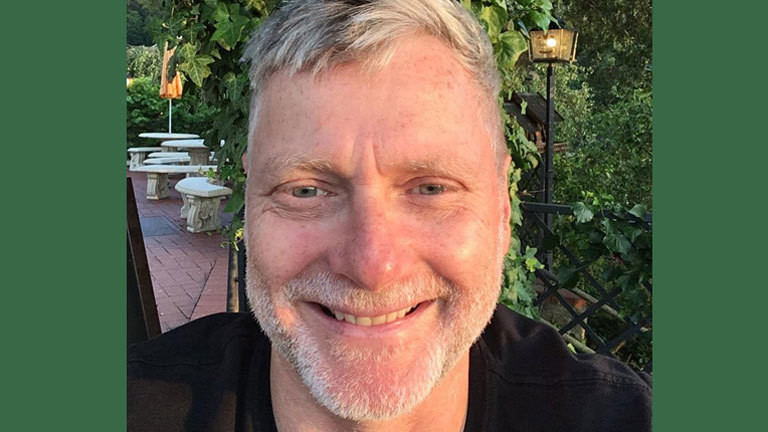 Holger Lück in seinem Garten