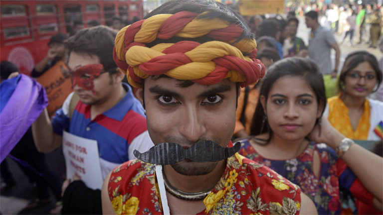 Indien: Rainbow Pride Walk in Kalkutta im Dezember 2016