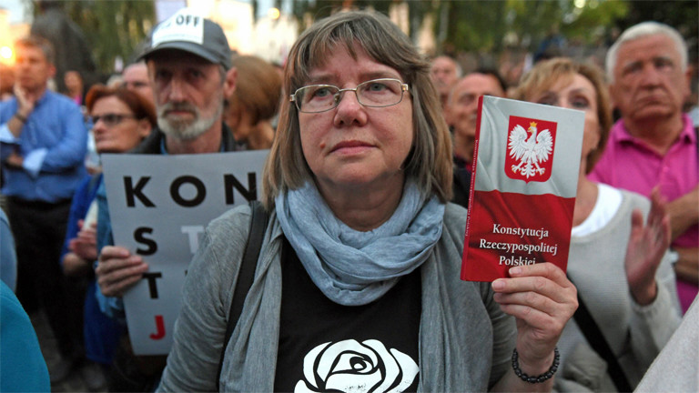 Proteste für einen unabhängigen und verfassungsgemäßen obersten Gerichtshof am 3. Juli in Warschau