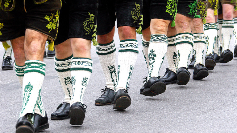 Männerbeine in Uniform