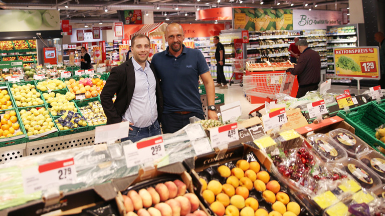 Holger Stanislawski Kult Trainer Jetzt Supermarktleiter Bei Rewe Dlf Nova