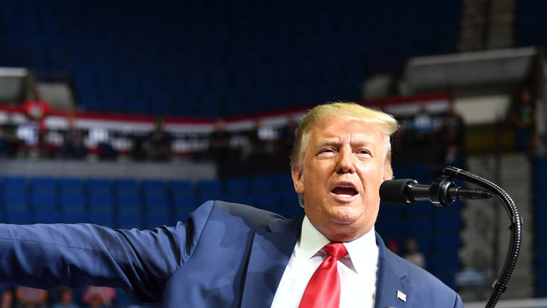 US-Präsident Donald Trump vor leeren Rängen auf einer Wahlkampfveranstaltung in Tulsa, Oklahoma.