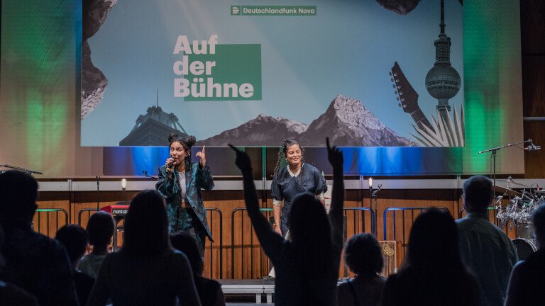 Auf der Bühne 18.06.2022 mit Ibeyi