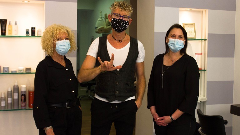 Friseur Ralph Kastner und seine Mitarbeiterinnen