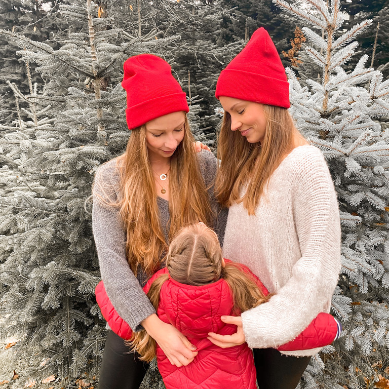 Die Zwillinge Lara und Nina mit Lea .