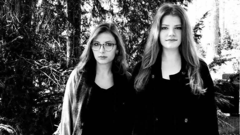 Die Schwestern Clara (r.) und Katharina Lonitz (l.).