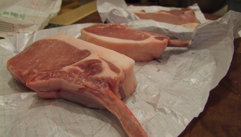 Schweinefleisch frisch vom Metzger