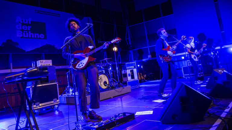 „Auf der Bühne“ am 17.12.2017 mit Brothers Of Santa Claus, Superfood und Nosoyo