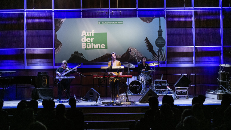 „Auf der Bühne“ am 31.03.2019 mit Mine und Novaa