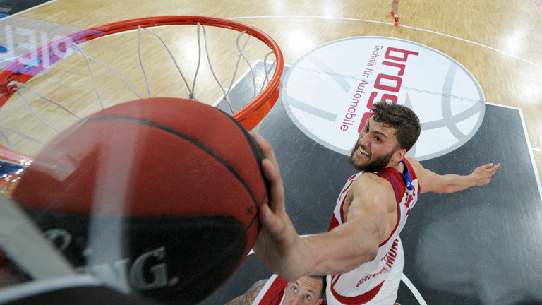 Maximilian Kleber beim Basketballspiel