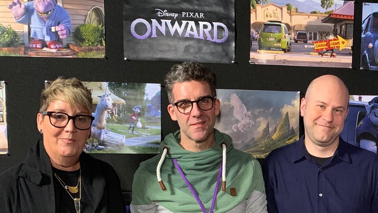 Tom Westerholt (Mitte) mit Kori Rae (links), der Produzentin und Dan Scanlon, dem Regisseur von "Onward".