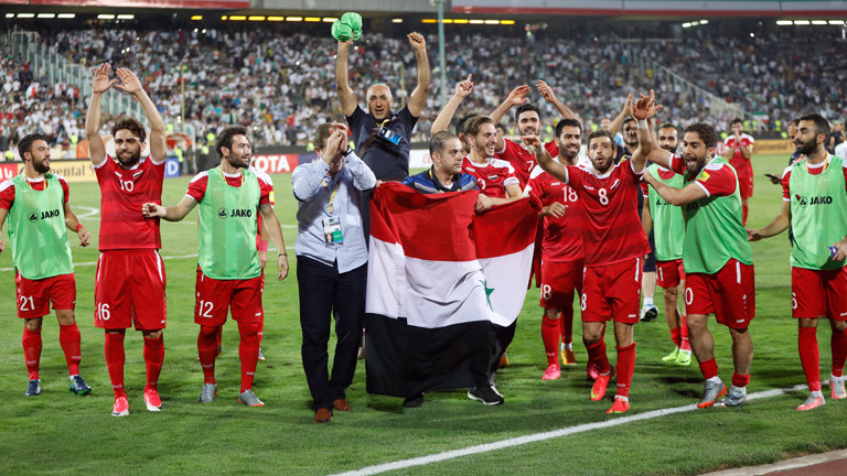 Das Syrische Fußball-Nationalteam beim Jubel nach einem 2:2 gegen den Iran.