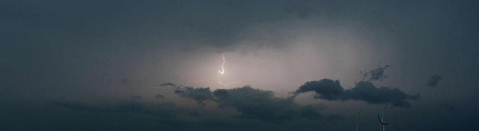 In Hessen ist eine Unwetterfront zu sehen, welche auch über Thüringen gezogen ist