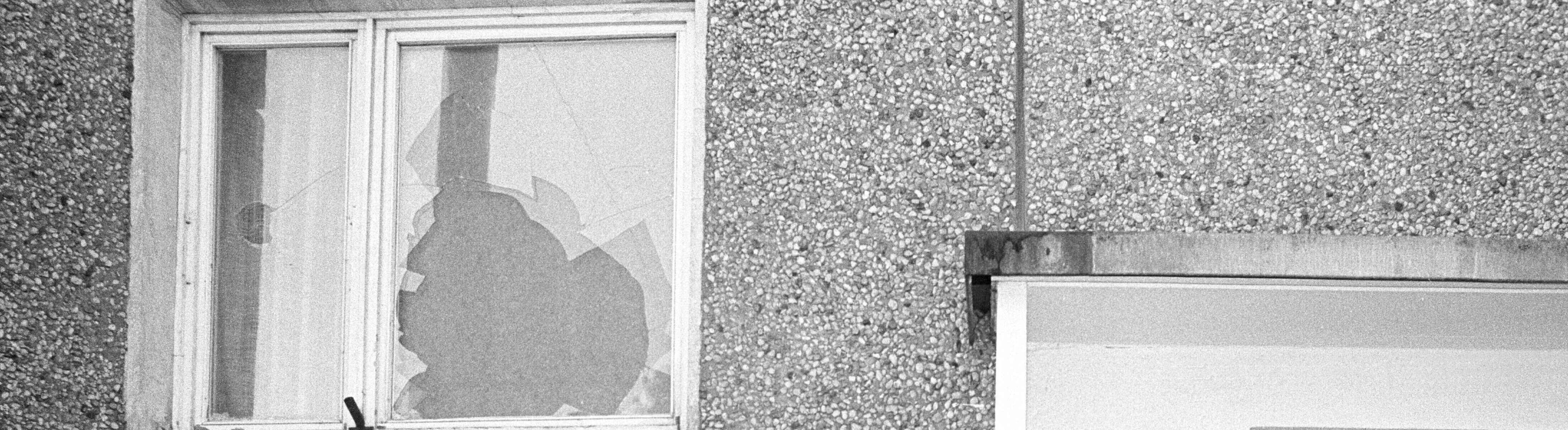 Hoyerswerda - Leeres Asylantenheim in der Münzer Straße, aufgenommen am 26.09.1991