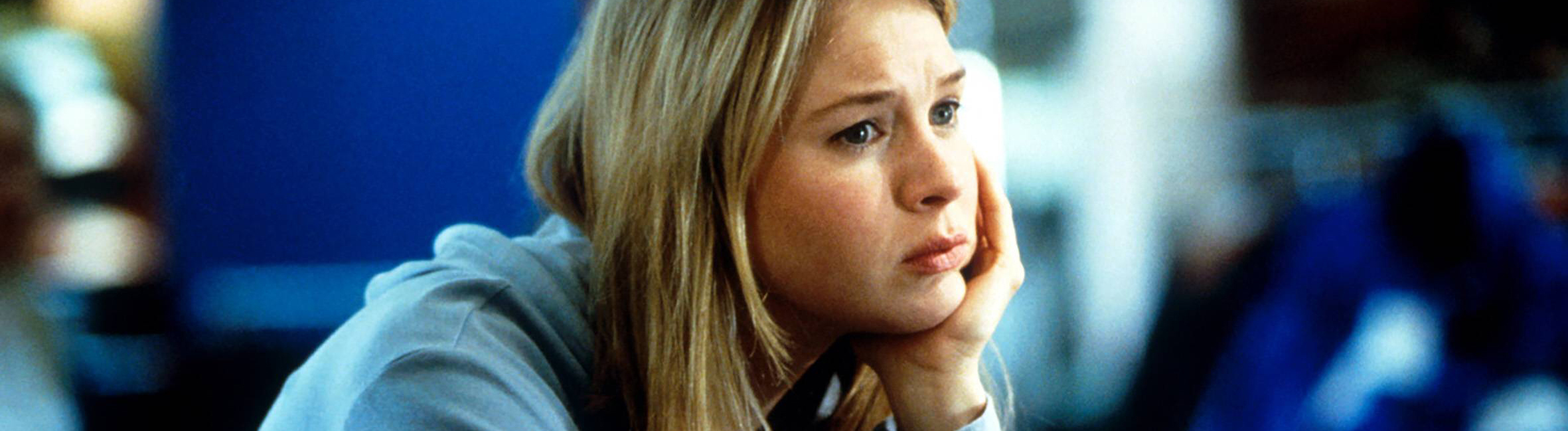 BRIDGET JONES - SCHOKOLADE ZUM FRÜHSTÜCK Die etwas chaotische Bridget Jones (RENEE ZELLWEGER) ist eine junge Londonerin Anfang 30. Sie arbeitet in einem Verlag und plagt sich mit einem stressigen Job, zu vielen Zigaretten und ihrem Übergewicht herum. Das Schlimmste aber ist, sie ist immer noch Single.