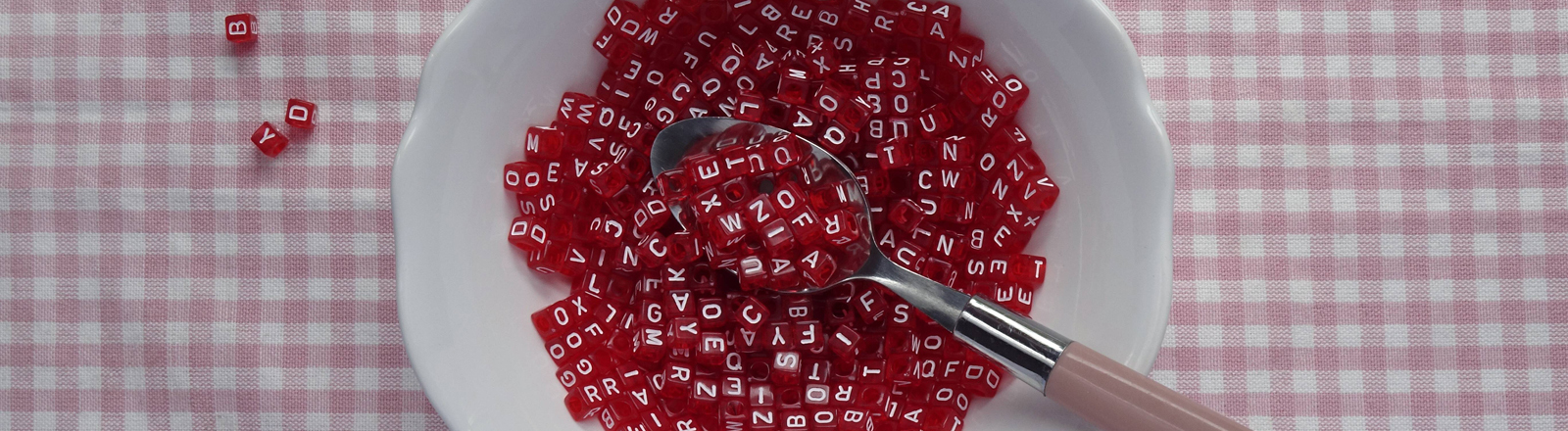 Schüssel mit Buchstaben