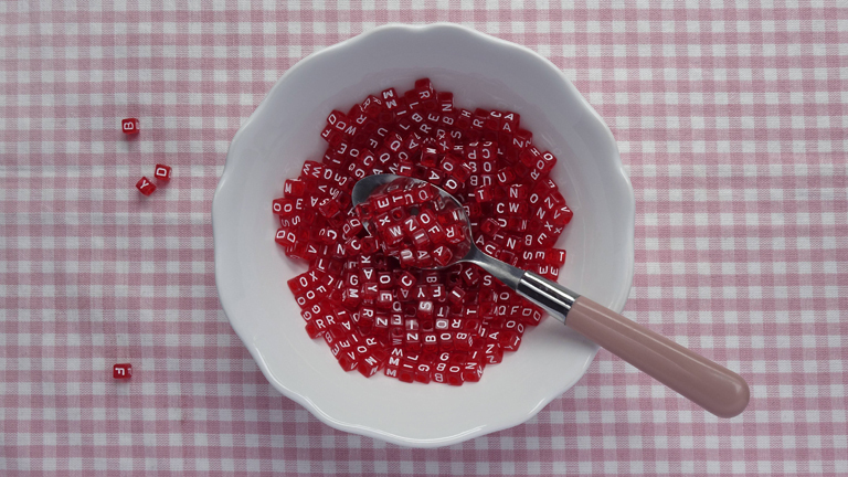 Schüssel mit Buchstaben