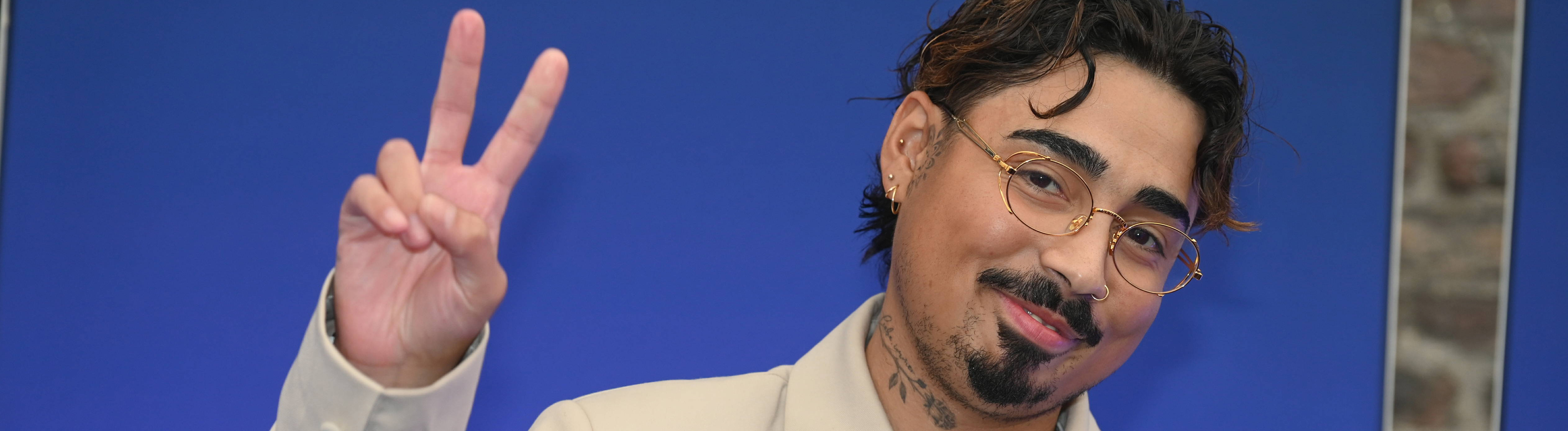 Comedian Tony Bauer kommt zur Preisverleihung Deutscher Entertainment Award 2025