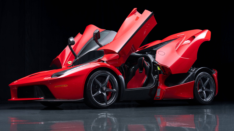 Ein Luxusauto aus 2015