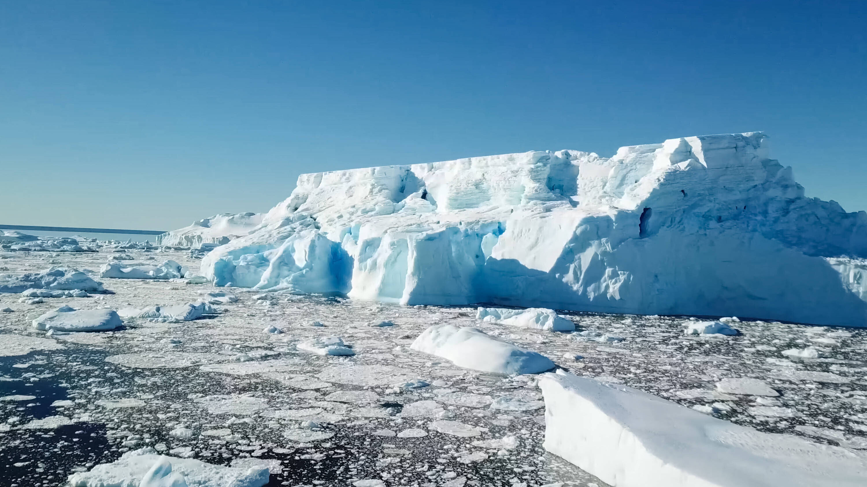 Gletscher: Eisberge in der Antarktis
