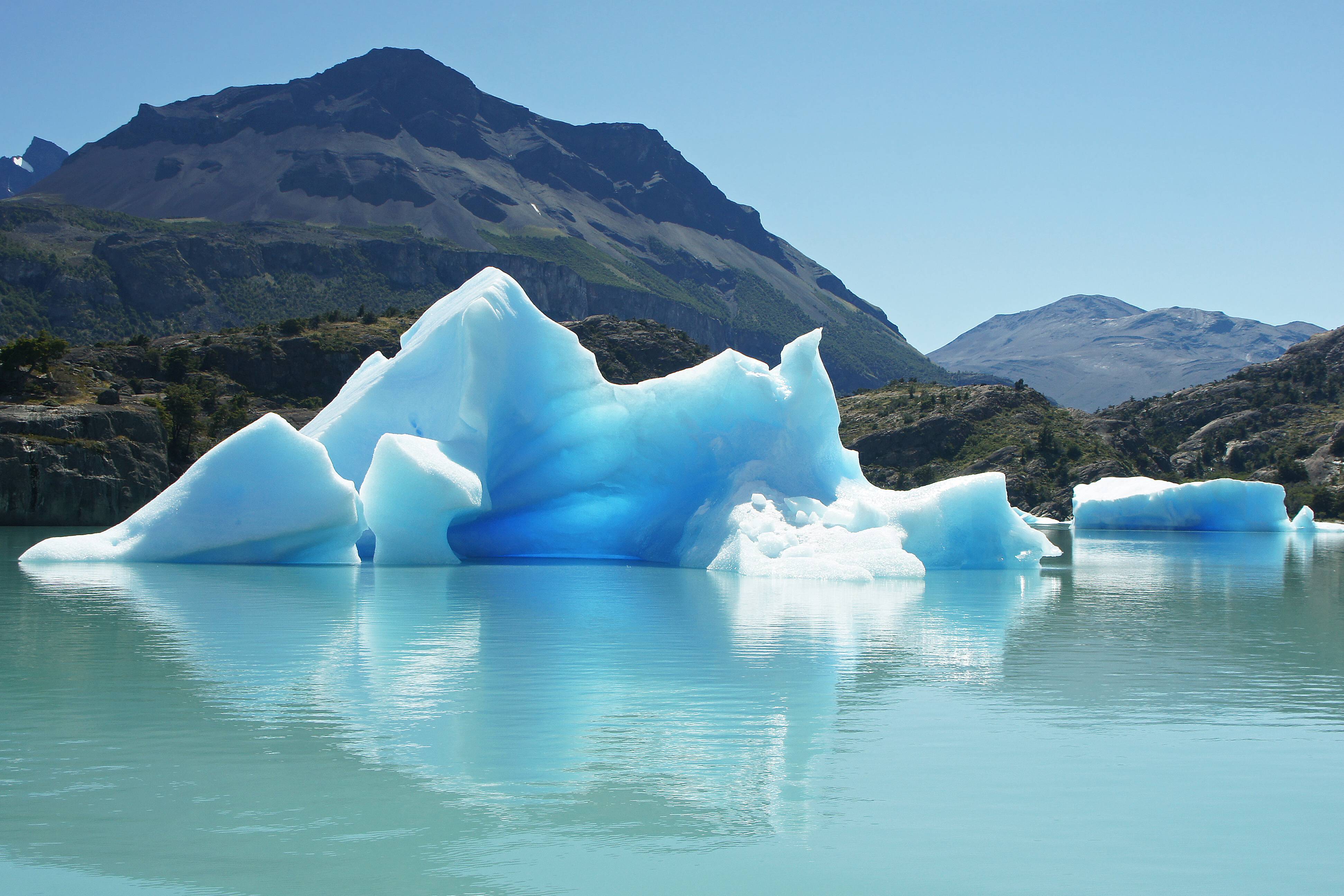 Eisberg im Nationalpark Los Glaciares bei El Calafate, Patagonien, Argentinen