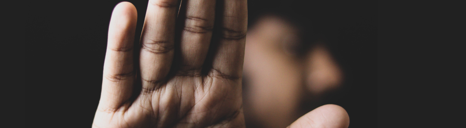 Symbolbild gegen Gewalt, gewaltfrei, Stopp