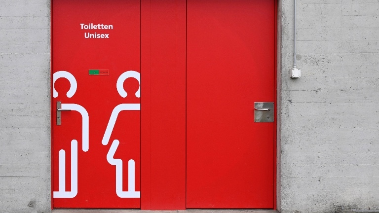 Unisex Toiletten aufgenommen in der Schweiz