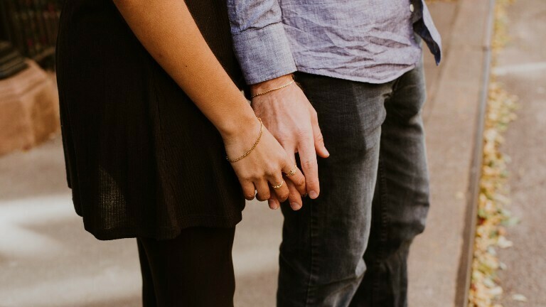 Hetero Frau Verliebt Sich In Frau Erst schwul, heute hetero lebend: Wie Moritz sich in eine Frau verliebt