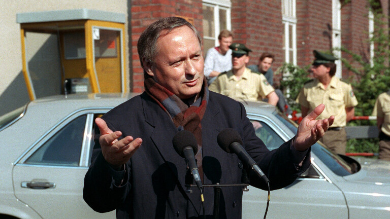 Attentat: Der Messer-Angriff auf Oskar Lafontaine · Dlf Nova