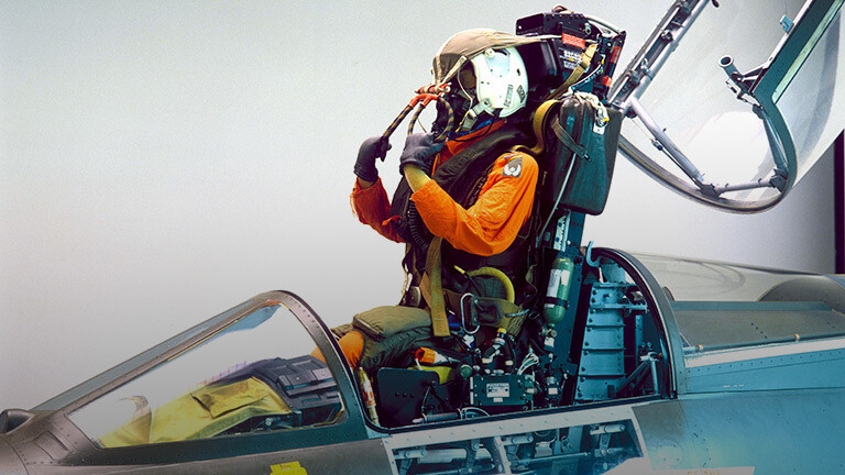 Schleudersitz: So funktioniert er in einem Kampfjet · Dlf Nova