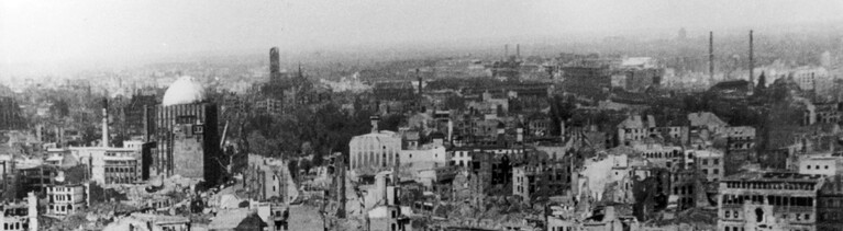 Eine durch Bombenangriffe zerstörte Stadt