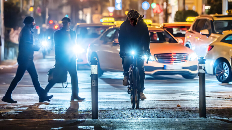 Sehen-und-gesehen-werden-Tipps-zur-richtigen-Fahrradbeleuchtung