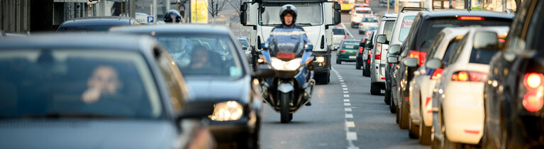 Autos in der Innenstadt von Stuttgart