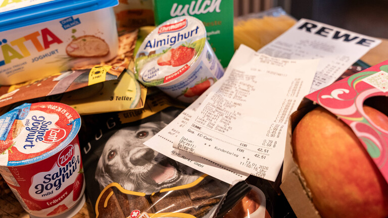 Lebensmittel und ein Kassenbon