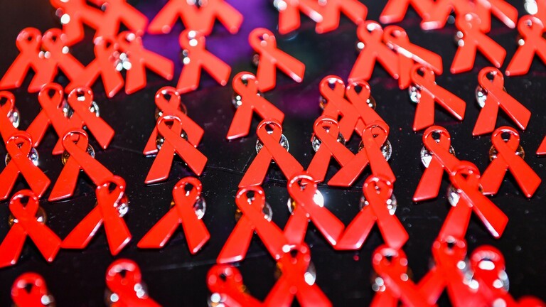 US-Forschung: Vierter HIV-Patient für geheilt erklärt · Dlf Nova