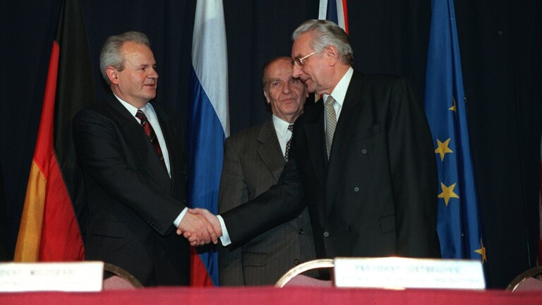 Frieden von Dayton: Handschlag der Politiker