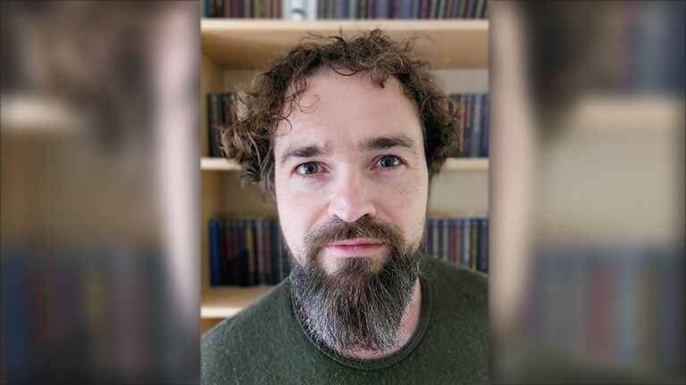 Simon Kasper im Portrait