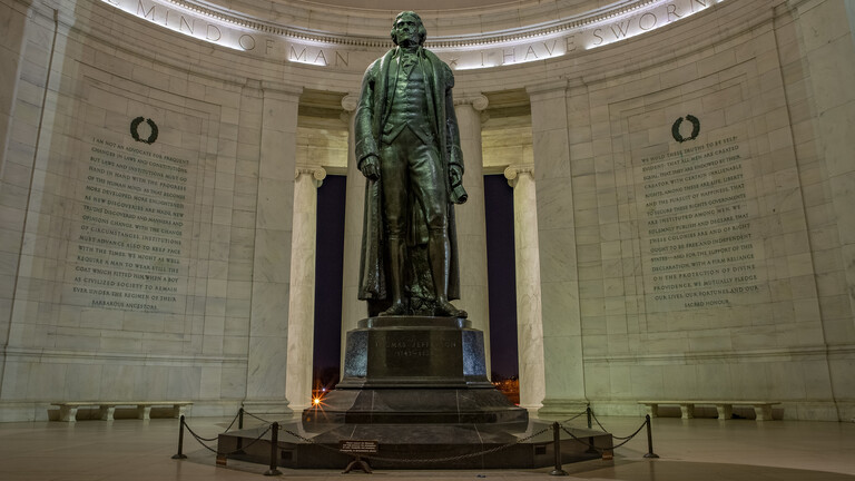 Die Statue von Thomas Jefferson in der Jefferson-Memorial-Hall