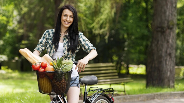 Zyklusorientierte-Ern-hrung-Was-Frau-wann-essen-sollte