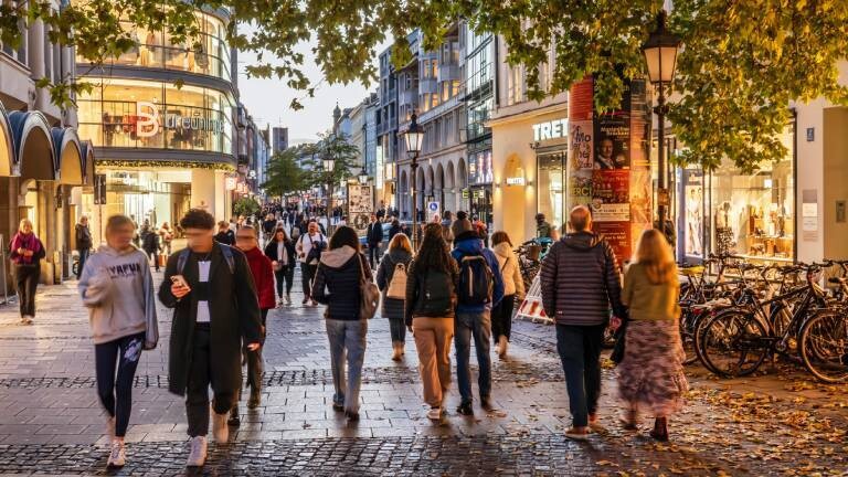 Innenstadt-Welche-Geschwindigkeit-beim-Gehen-nervt