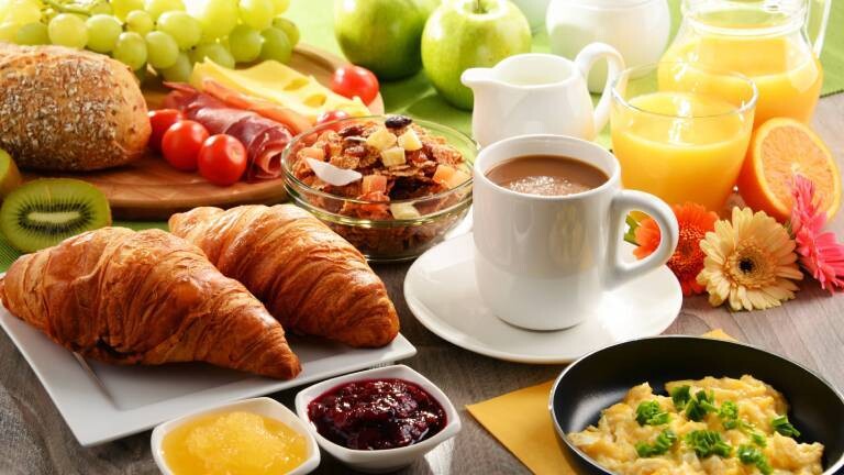 Fr-hst-ck-Was-geh-rt-morgens-auf-den-Teller-und-was-nicht-