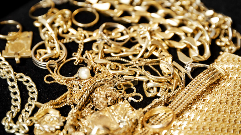 Gekaufter Goldschmuck im Gold Exchange Office