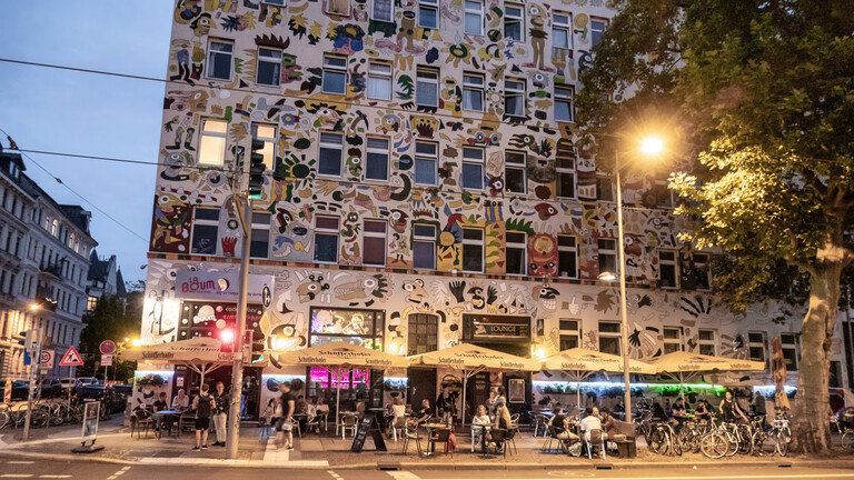 Fischer-Art-Haus und Cocktailbar in der Karl Liebknechstrasse in Leipzig (26.07.2022)