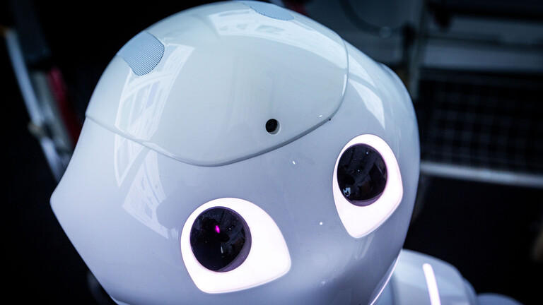 Nahaufnahme vom Kopf eines Roboters