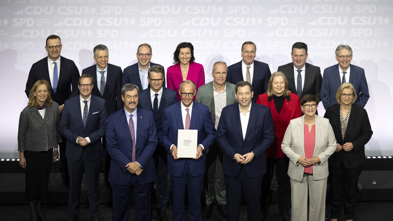 Mitglieder der Koalition aus SPD/CDU und CSU in Berlin zu Beginn der Legislatur 2025.