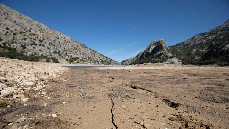 Blick auf das Wasserreservoir Gorg Blau im Tramuntana-Gebirge auf Mallorca am 18.09.2025