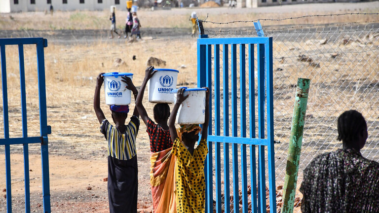 Sudanesische Familien halten sich am 13. April 2026 im Renk Transit Center auf, das für Flüchtlinge aus dem Sudan eingerichtet wurde und sich in der Stadt Renk im Bundesstaat Upper Nile im Norden des Südsudans befindet.