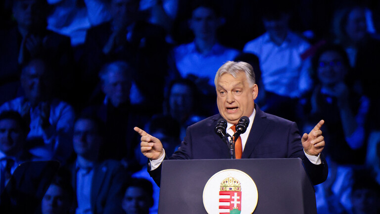 Der ungarische Ministerpräsident Viktor Orbán spricht am 7. April 2026 bei einer Veranstaltung zum „Tag der Freundschaft“ im MTK Sportpark in Budapest.