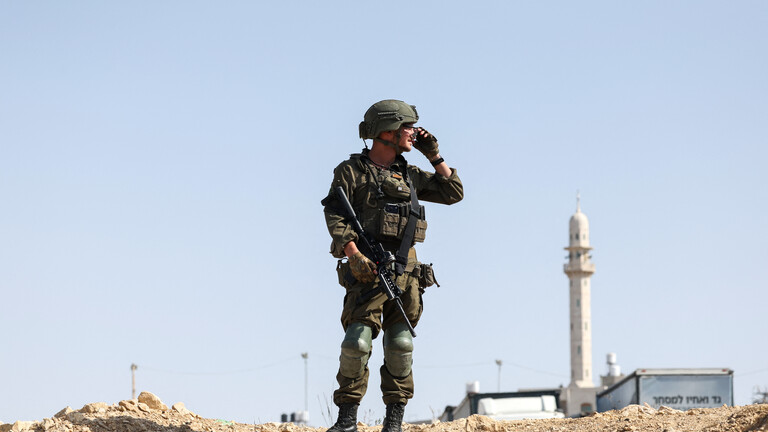 Ein israelischer Soldat in der Nähe eines Checkpoints in Hebron, nachdem es eine Auseinandersetzung zwischen Palästinensern und israelischen Soldaten im Westjordanland gab. 23.10.2026